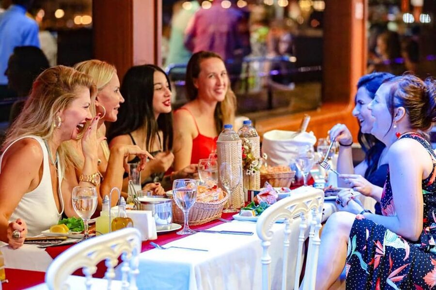 Istanbul: Bosphorus Night Dinner Cruise with Private Table - Night Sailing With Ottoman Palaces, City Lights, and Real Dinner