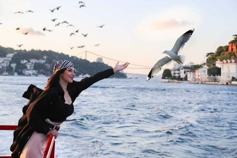 Istanbul: Bosphorus Sightseeing Cruise Tour with Audio Guide - Key things to know before you go