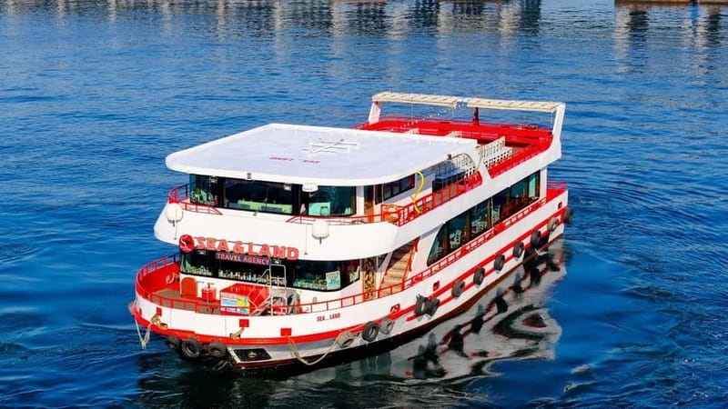 Istanbul: Bosphorus Sightseeing Cruise Tour with Audio Guide - Galata Bridge to Dolmabahçe: the European side moves like a postcard
