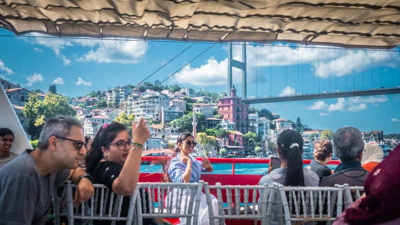 Istanbul: Bosphorus Sightseeing Cruise Tour with Audio Guide - Phone audio guide reality: how to make it clear and not stressful