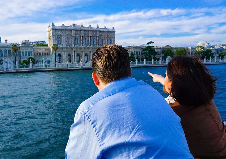 Istanbul: Bosphorus Sightseeing Cruise with Sunset Option - What the sunset light feels like on the Bosphorus