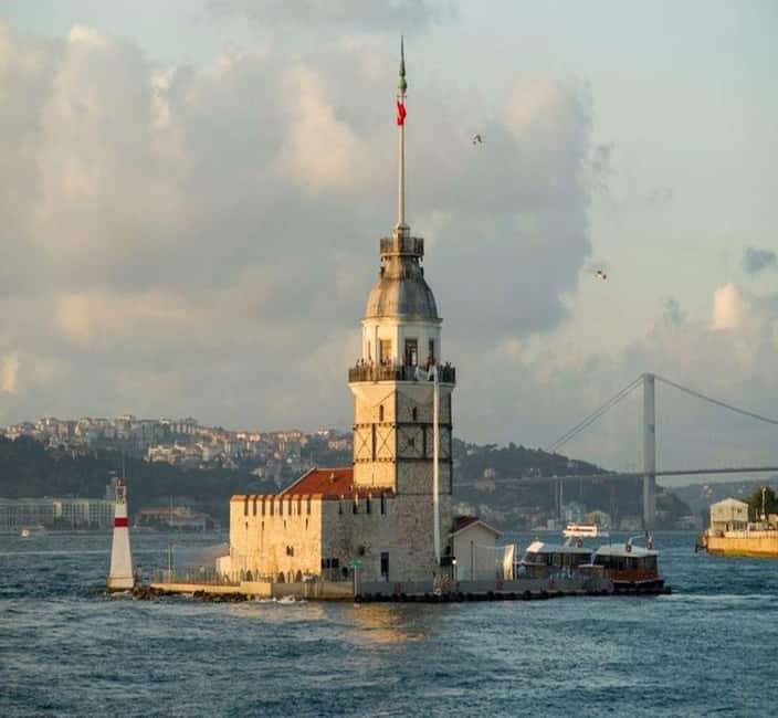 Istanbul Bosphorus Sunset Cruise Guided Tour - Practical logistics: Wi-Fi, ticket line, and boat comfort