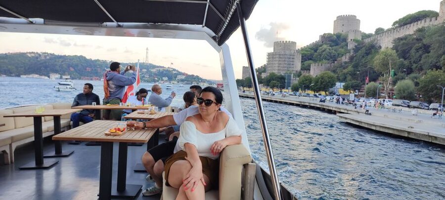 Istanbul: Bosphorus Sunset Cruise on Yacht with Live Guide - What’s included on board, and why it matters more than you think