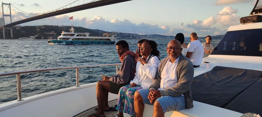Istanbul: Bosphorus Sunset Cruise on Yacht with Live Guide - Kabataş Square start: finding the yacht and getting your bearings fast