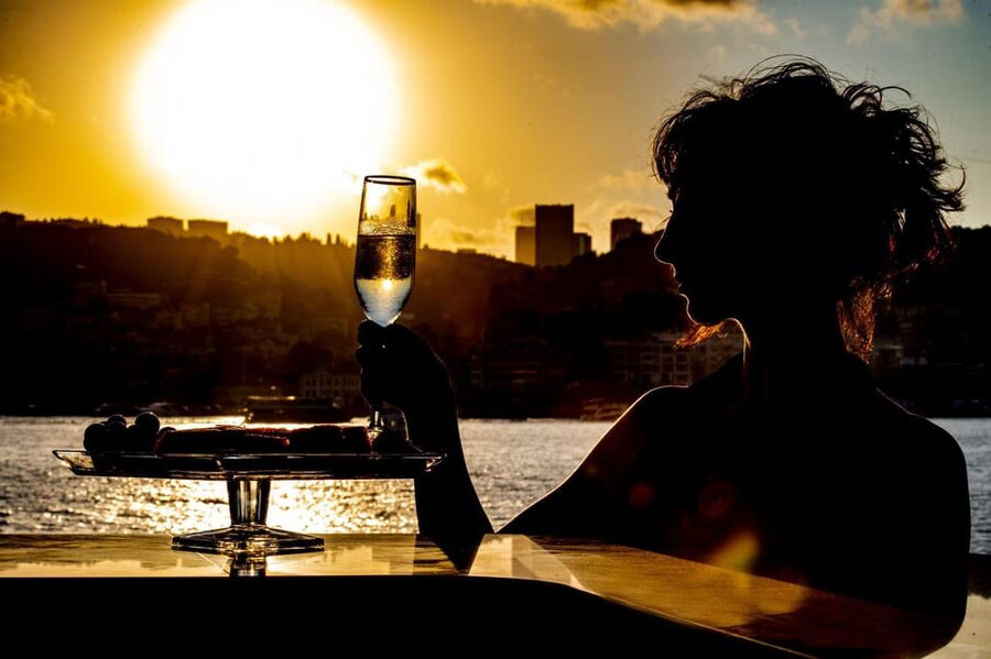 Istanbul: Bosphorus Sunset Cruise with Drinks & Snack - Snacks, Soft Drinks, and the Kind of Service That Changes the Mood
