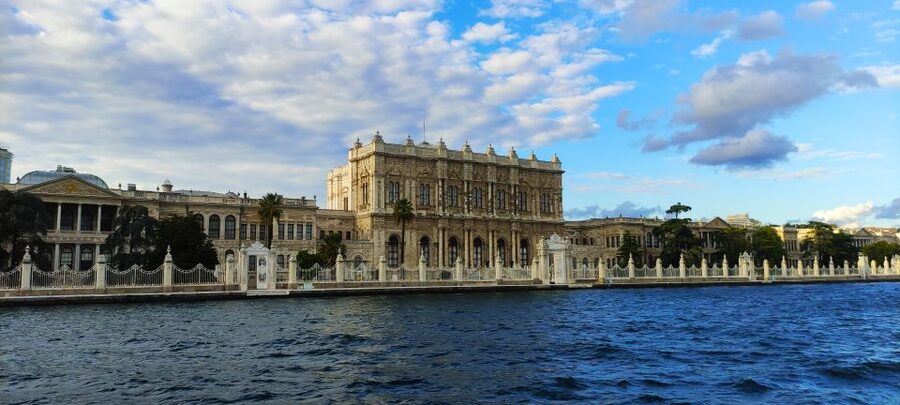 Istanbul: Bosphorus Sunset Cruise with Snacks and Wine - Istanbul’s Bosphorus Sunset, Why It Feels Like Time Travel