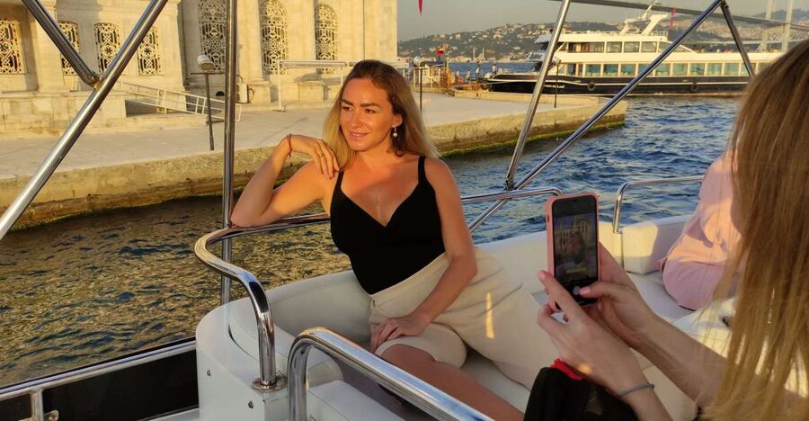 Istanbul: Bosphorus Sunset Cruise with Snacks and Wine - Snacks, Tea, Coffee, Lemonade, and the Wine Part