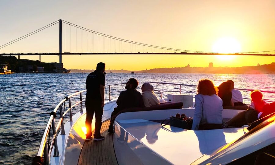 Istanbul: Bosphorus Sunset Yacht Cruise with Live Guide - Kabatas pier logistics: meeting point, boarding vibe, and drop-offs