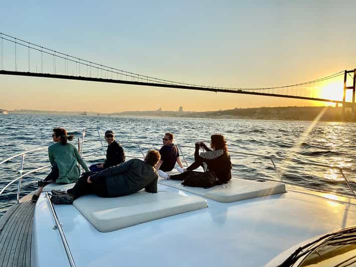 Istanbul: Bosphorus Yacht Cruise at Sunset with Snacks - Snacks, tea, and the real value of not rushing dinner