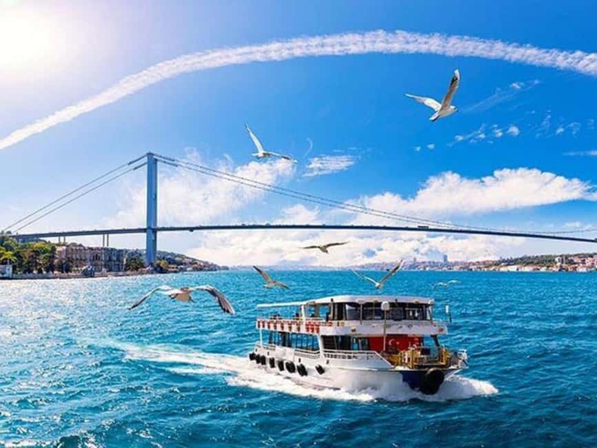 Istanbul: Bosphorus Yacht Cruise with Golden Horn View - A short break on the Asian side near Üsküdar