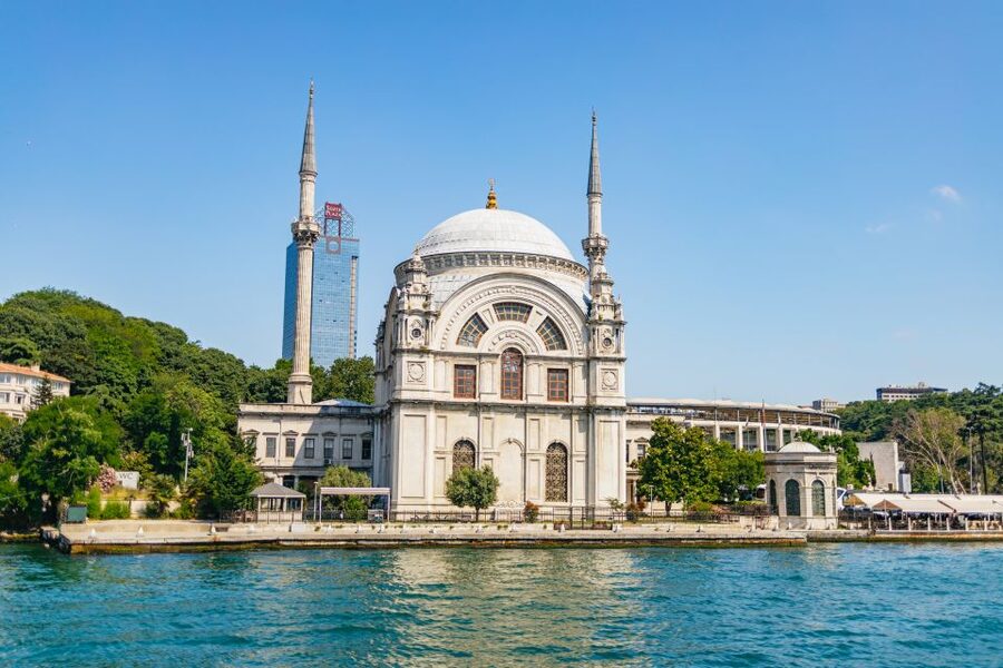 Istanbul: Bosphorus Yacht Cruise with Stopover on Asian Side - Why This Bosphorus Yacht Cruise Feels Like a Fast Istanbul Reset