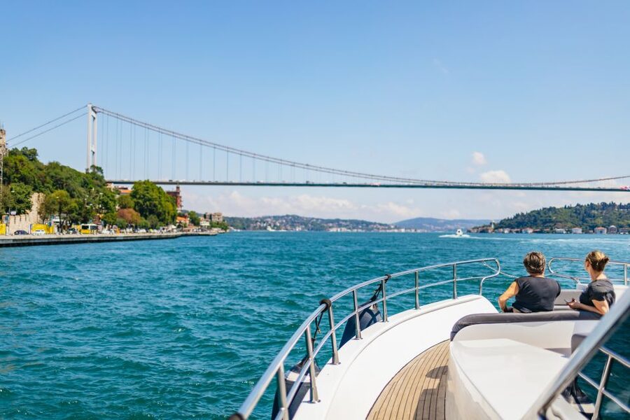 Istanbul: Bosphorus Yacht Cruise with Stopover on Asian Side - Dolmabahçe Mosque Meeting Point, and How Not to Stress Your Arrival