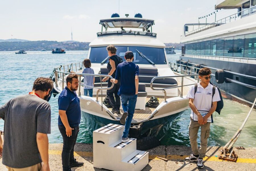Istanbul: Bosphorus Yacht Cruise with Stopover on Asian Side - On Board: Comfort, Snacks, and a Guide Who Keeps It Human