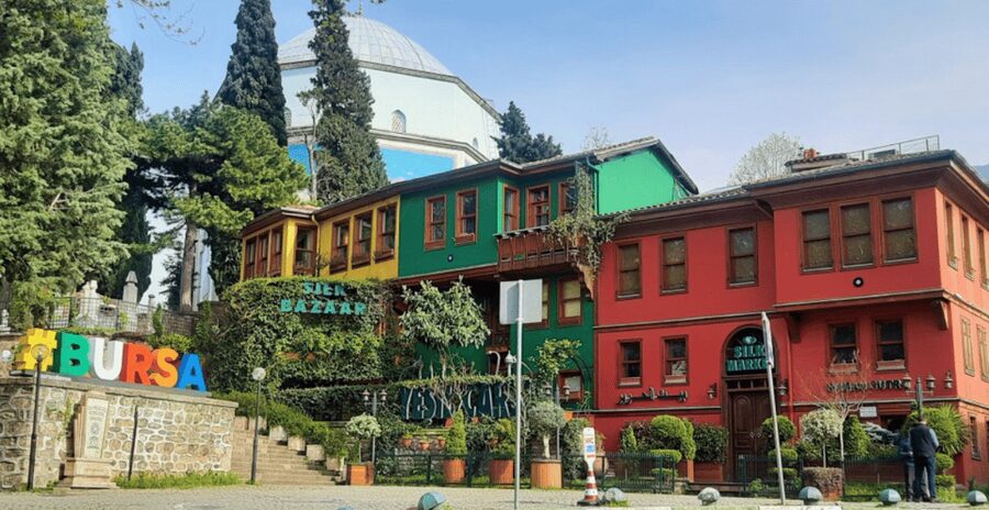 Istanbul: Bursa & Uludag Tour with Lunch & Cable Car Option - Shopping without turning into a timesink