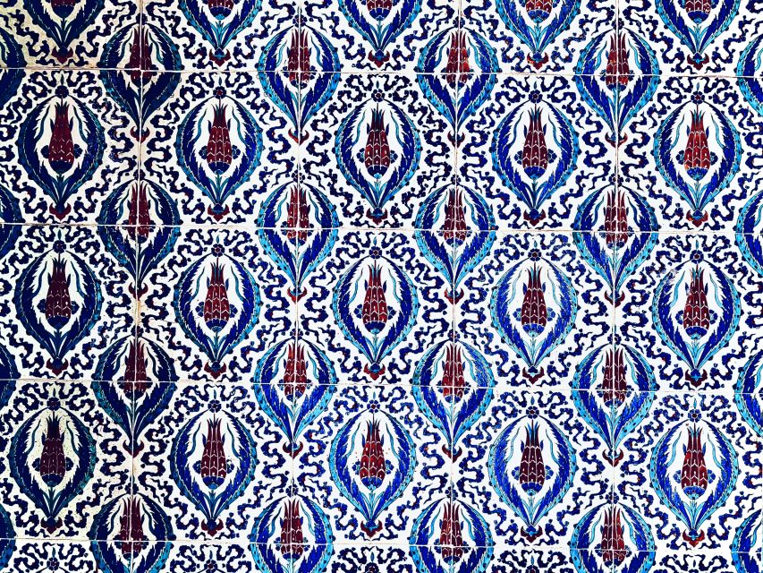 Istanbul: City Highlights- Skip Lines- All tickets included - Handmade rugs and the 500-year-old caravanserai option