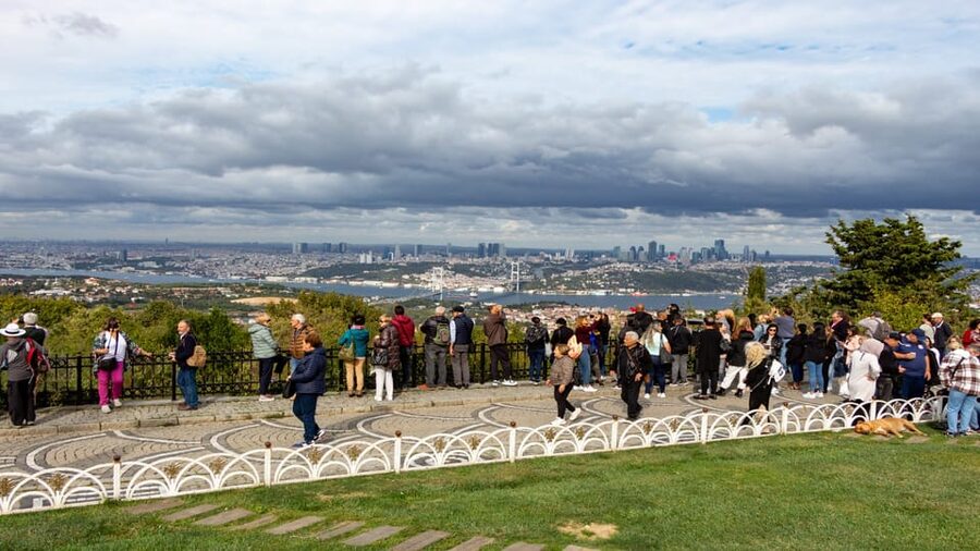 Istanbul: City Hightlights Bus Tour and Bosphorus Cruise - Logistics that matter: timing, comfort, and guide support in real life