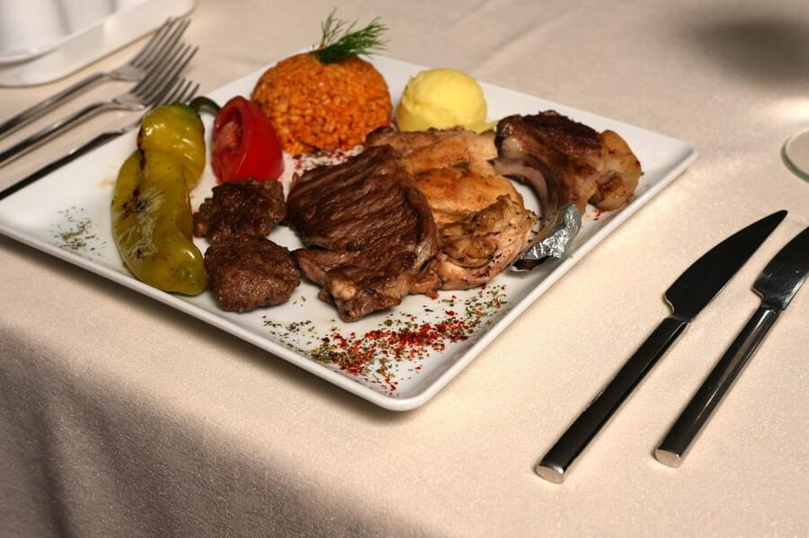 Istanbul City Sightseeing Tour & Turkish Dinner & Show - Turkish dinner cruise: 4-course meal, soft drinks, and live show