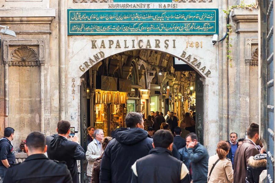 Istanbul City Walk: Blue Mosque, Hippodrome & Hagia Sophia - Hippodrome of Constantinople: How Ancient Spectators Lived