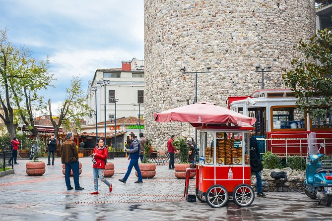 Istanbul City Walk: Galata Tower, Istiklal Street & Karaköy - Crossing the Galata Bridge and Watching the Golden Horn