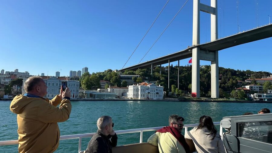 Istanbul: Daytime or Sunset Sightseeing Cruise & Audio Guide - Boarding at Karaköy: Where You Start, What the Boats Are Like, and How to Choose Your Spot