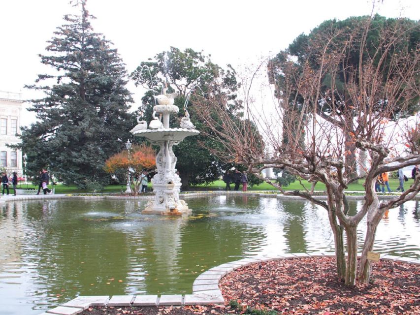 Istanbul: Dolmabahçe Palace and Uskudar Guided Tour - A half-day that stitches together Istanbul from Europe to Asia