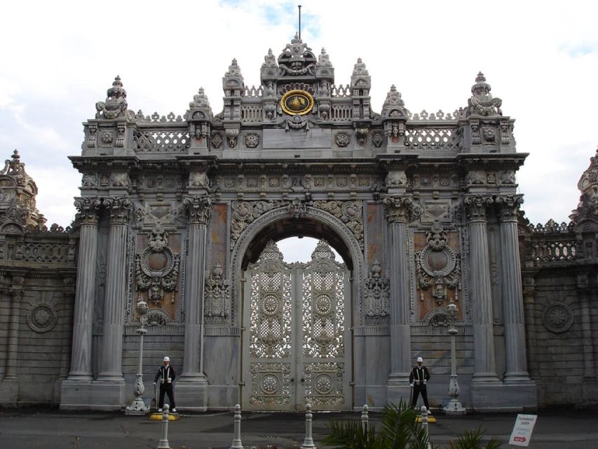 Istanbul: Dolmabahçe Palace and Uskudar Guided Tour - Small group, English guide, and what time limits mean for your experience