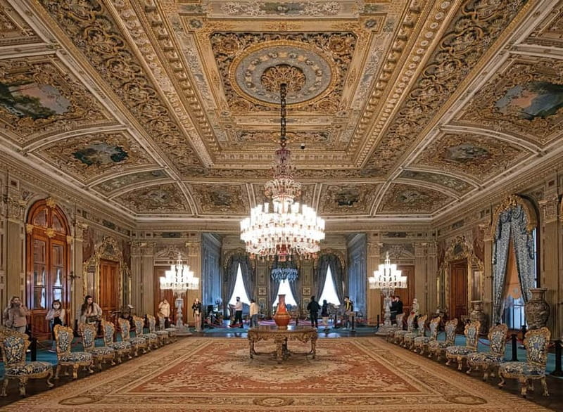Istanbul: Dolmabahce Palace Guided Tour - Dolmabahce Palace with a guide: what you’re really paying for