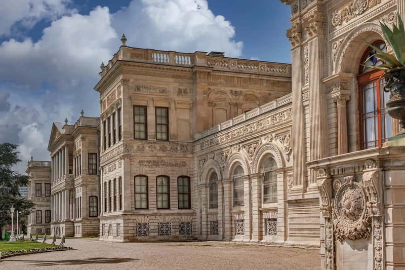 Istanbul: Dolmabahce Palace Guided Tour - Sultan’s Harem in 30 minutes: traditions and how to make it meaningful