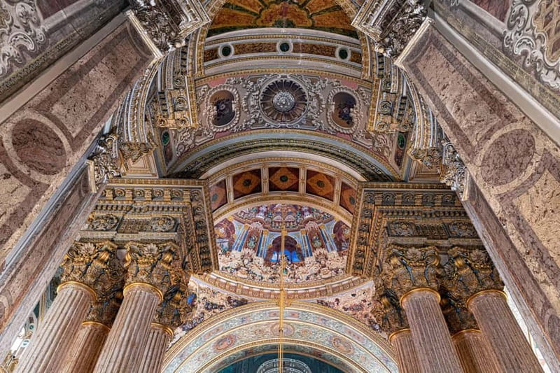 Istanbul: Dolmabahce Palace Guided Tour - Royal gardens after the interior: your slow-walk payoff