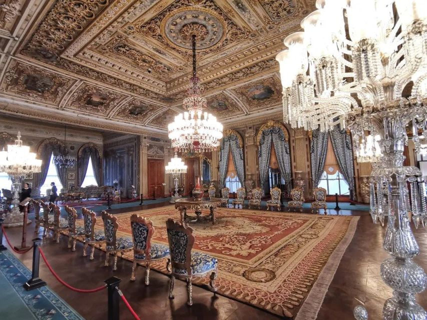 Istanbul: Dolmabahce Palace Guided Tour - What kind of traveler should book this?