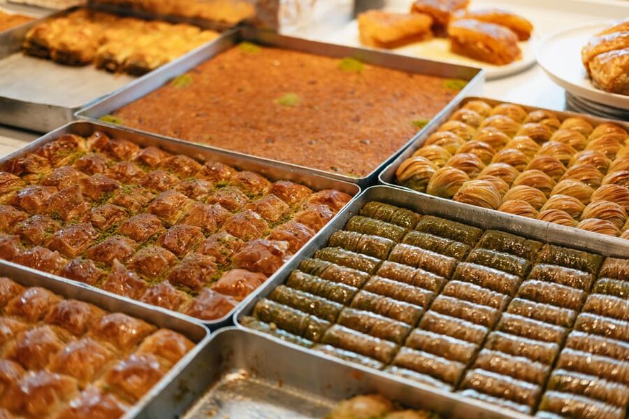 Istanbul: European and Asian Side Guided Foodie Walking Tour - Moda tea and street food, then dondurma for the finish