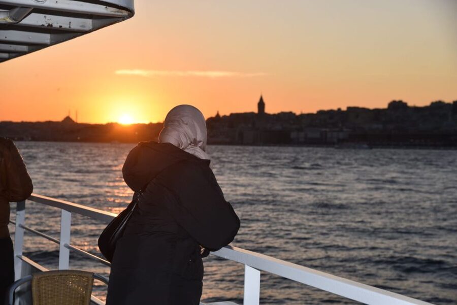 Istanbul: Explore Bosphorous on a Sunset Boat Cruise - Catching the Bosphorus at sunset, when Istanbul looks different