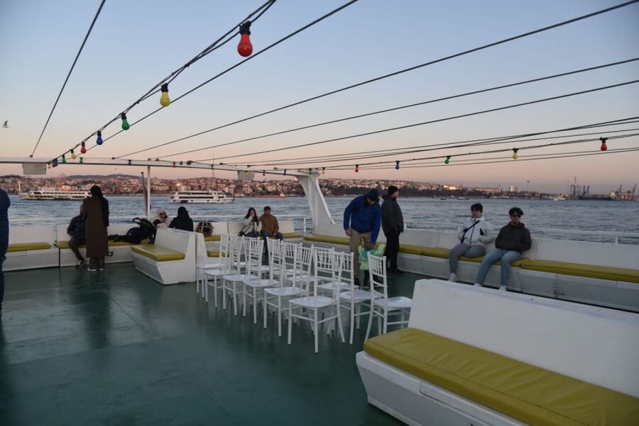Istanbul: Explore Bosphorous on a Sunset Boat Cruise - On-board comfort: seating, Wi-Fi, and the Turkish tea moment