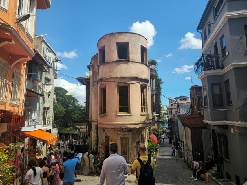 Istanbul: Fener & Balat Guided Tour through Colored Streets - Starting in Fener, then up the stairs of Renkli Merdivenler