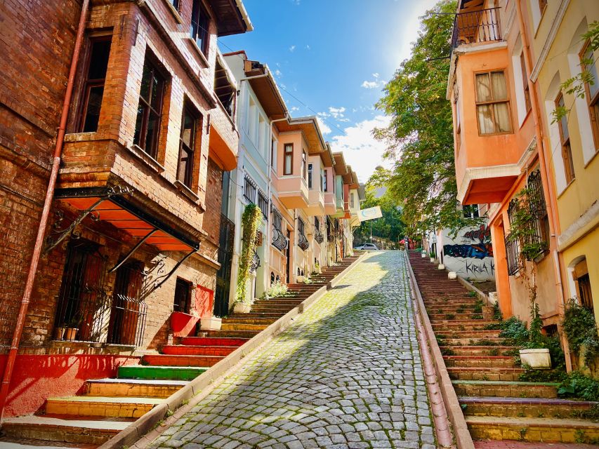 Istanbul: Fener, Balat, Old Greek and Jewish Quarter Tour - Golden Horn and Byzantine walls: why this area matters