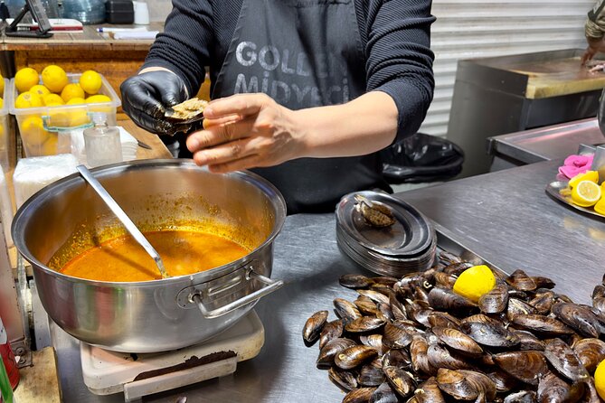 Istanbul Food Tour - History and Culture of Turkish Culinary - What You’ll Likely Taste: Mezze, Mussels, Tantuni, and Baklava