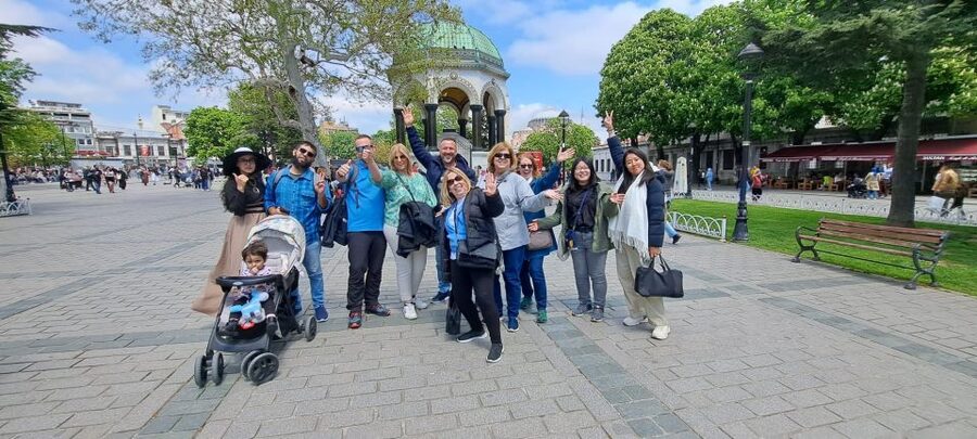 Istanbul: Full-Day Best Highlights Small Group Tour - Pickup, vehicle logistics, and how the day actually moves