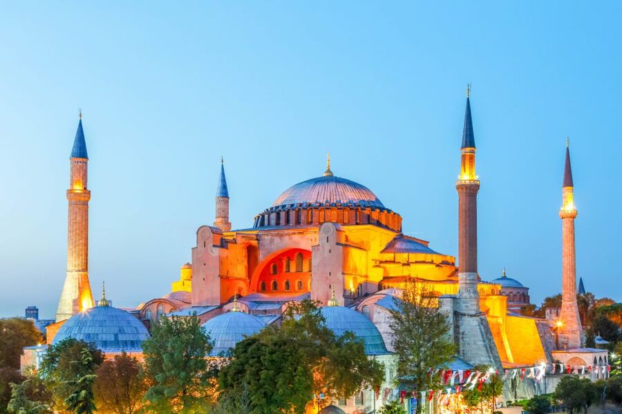 Istanbul: Full-Day Guided Tour - Blue Mosque without the fantasy, because renovations are real