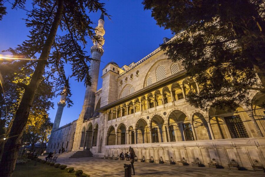 Istanbul: Full-Day Highlights Tour with Guide and Lunch - Lunch in Sultanahmet: a practical reset, not just a checkbox