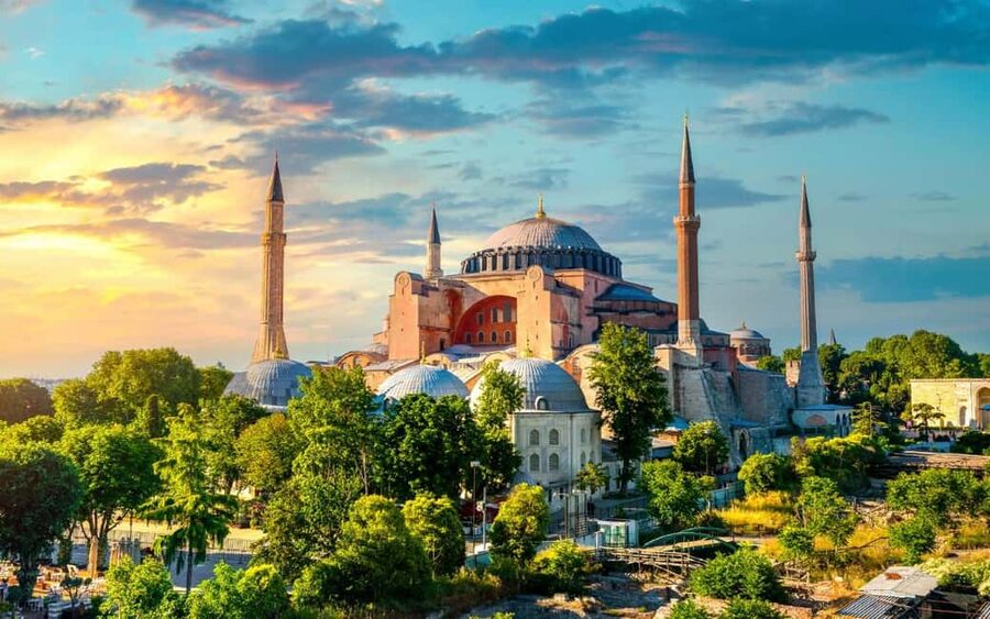 Istanbul: Full-Day Old City Tour And Sunset Bosphorus Cruise - Topkapi Palace: A Quick Visit, Not a Full Ticketed Exploration