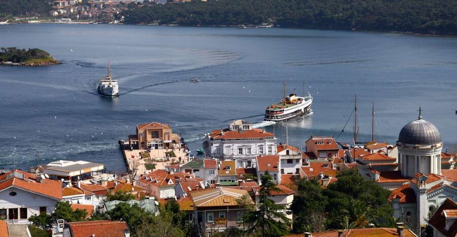 Istanbul: Full Day Princes Islands Guided Tour with Lunch - Heybeliada: the greenest stop and your first island free time