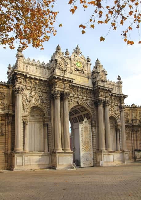 Istanbul: Full-Day Private City Highlights Guided Tour - Bosphorus cruise: a reset between monuments