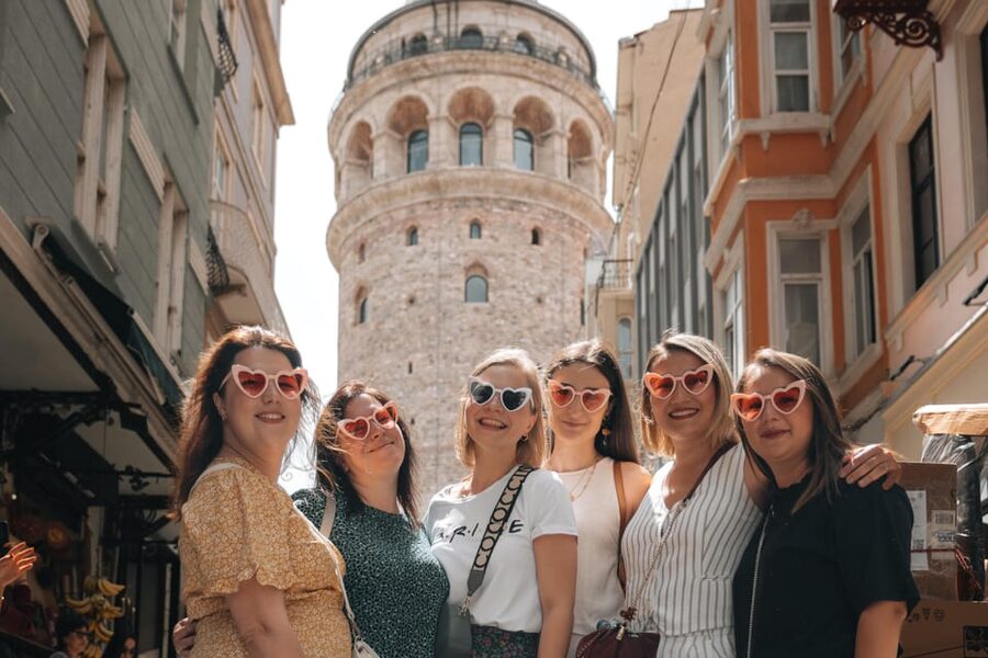 Istanbul: Galata Tower, Bosphorus & Hidden Gems Photo Shoot - Key things to know before you shoot in Istanbul
