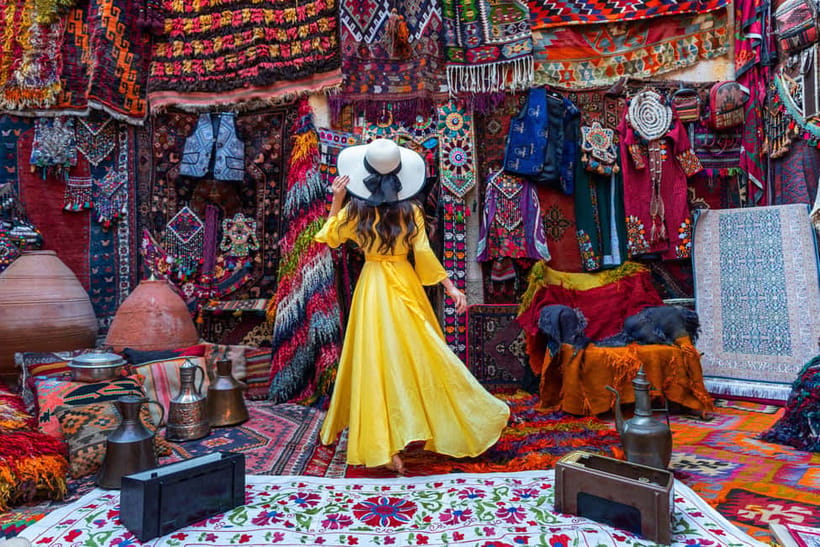 Istanbul: Grand Bazaar Shopping Tour & Shopping Assistant - Meeting Your Red-Scarf Shopping Assistant at Radisson President