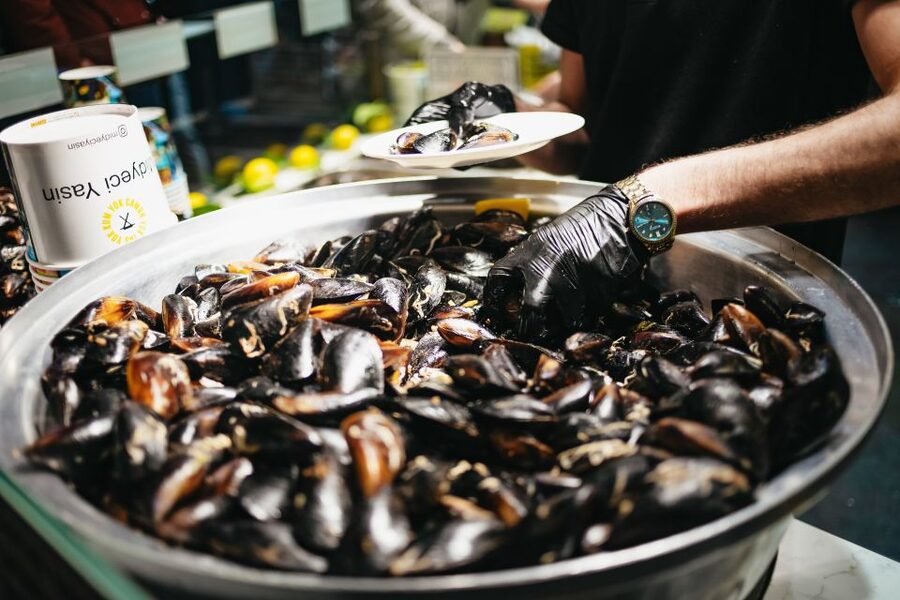 Istanbul: Guided Food and Culture Tour - Drinks that feel local, from tulip glass cay to coffee