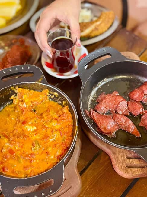 Istanbul: Guided Food Tour with Ferry Ride - Getting there: Eminönü meeting point and how not to lose time