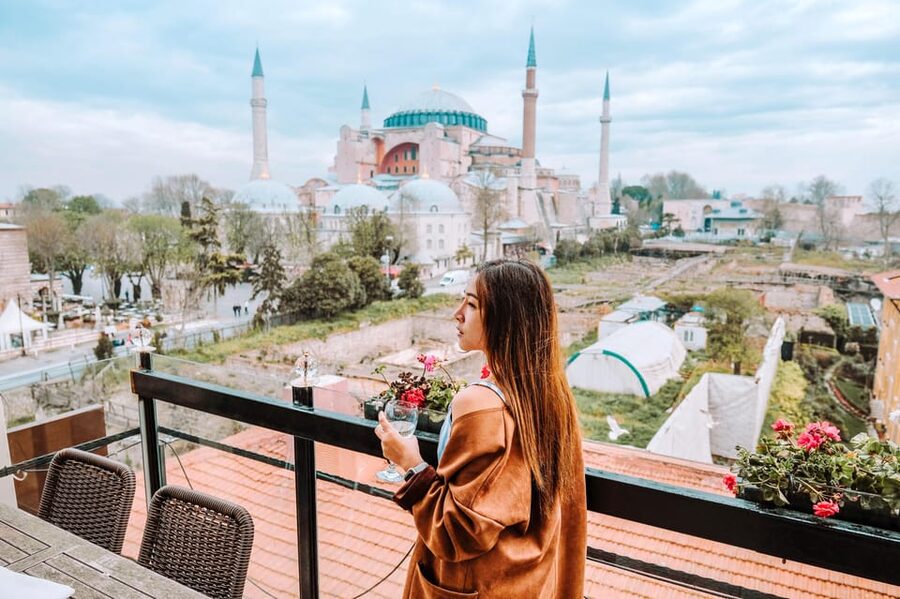 Istanbul: Hagia Sophia, Blue Mosque, & Basilica Cistern Tour - Why this 4-hour Sultanahmet tour works for tight schedules
