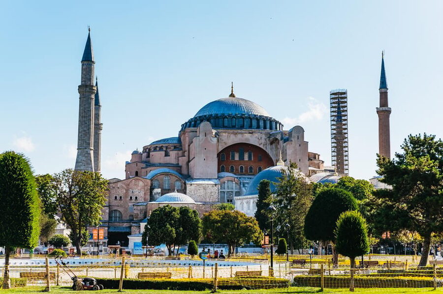 Istanbul: Hagia Sophia, Blue Mosque, Suleymaniye Mosque Tour - A historical madrasah stop for tea and a breather