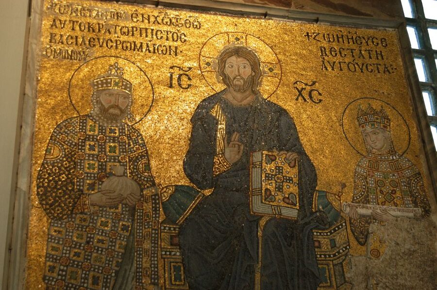 Istanbul: Half-Day Morning Hagia Sophia & Blue Mosque Tour - Sultanahmet Square, Hippodrome, and the German Fountain: ancient Byzantium without the textbook
