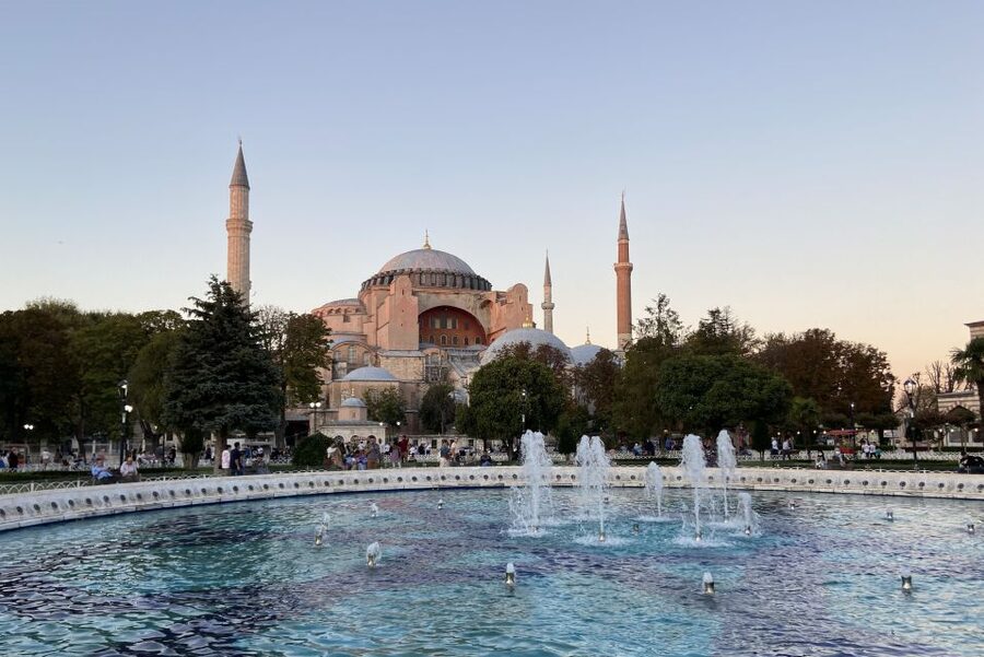 Istanbul: Half-Day Morning Hagia Sophia & Blue Mosque Tour - Grand Bazaar: 4,000 shops, real wandering time, and how to avoid the shopping trap